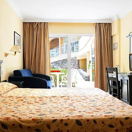 R2 Buganvilla & Hotel