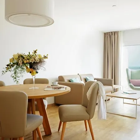 R2 Buganvilla & ホテル