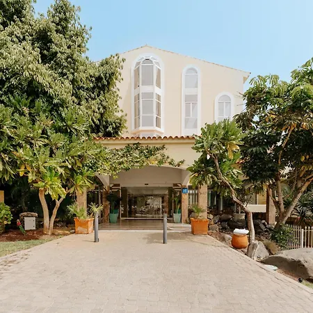 R2 Buganvilla & Hotel