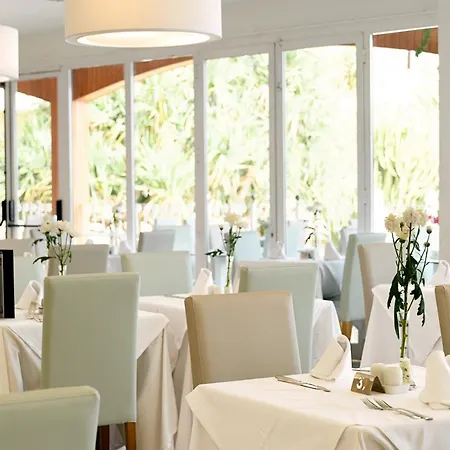 R2 Buganvilla & ホテル 4*