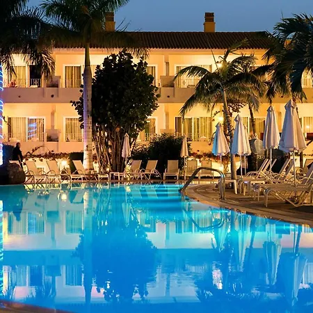 R2 Buganvilla & ホテル 4*