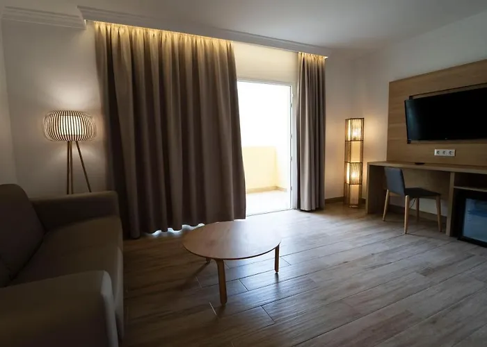 מלון R2 Buganvilla & 4*