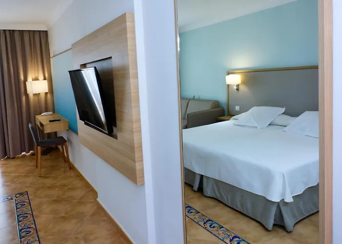 R2 Buganvilla & מורו דל חאבלה