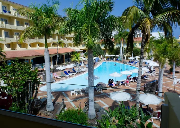 R2 Buganvilla & מלון 4*