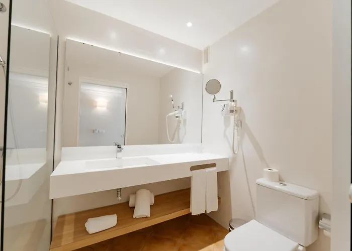 מלון R2 Buganvilla & 4*