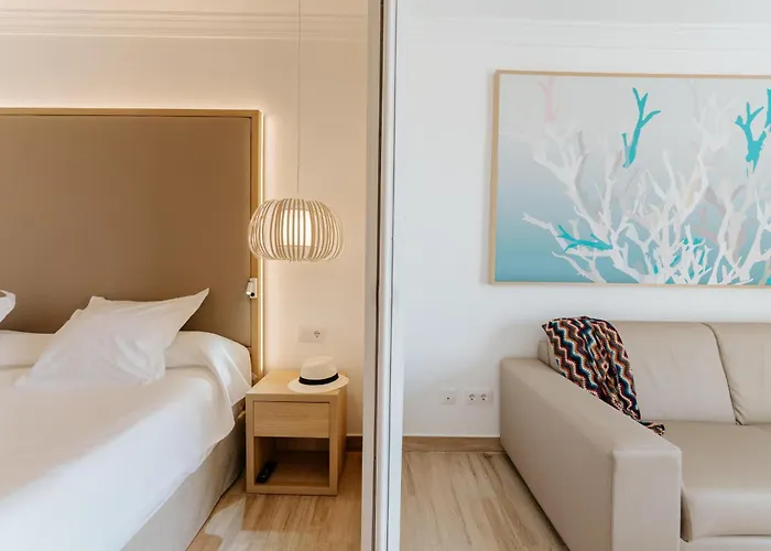 R2 Buganvilla & מלון