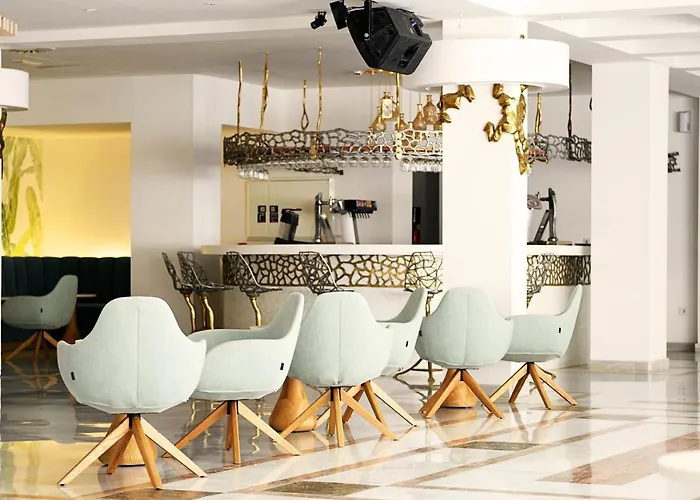 R2 Buganvilla & מורו דל חאבלה