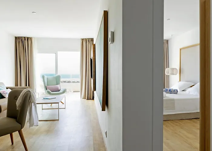 R2 Buganvilla & מלון 4*