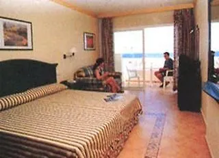 R2 Buganvilla & מלון 4*