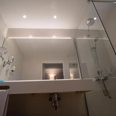 R2 Buganvilla & Отель