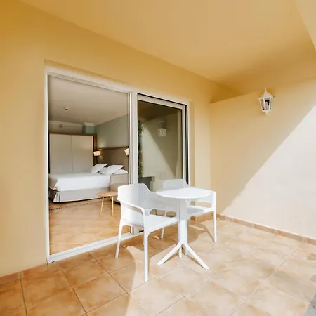 R2 Buganvilla & Отель 4*