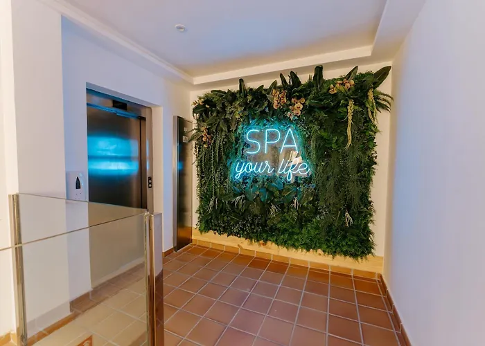 호텔 R2 Buganvilla & 모로델제블