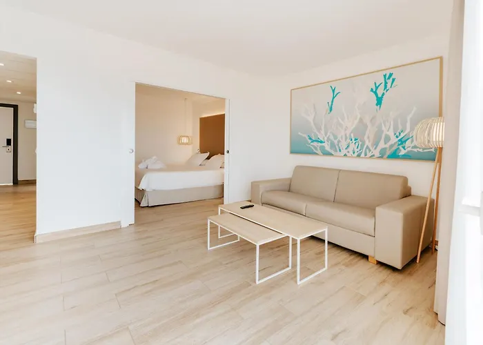 R2 Buganvilla & 4* 모로델제블